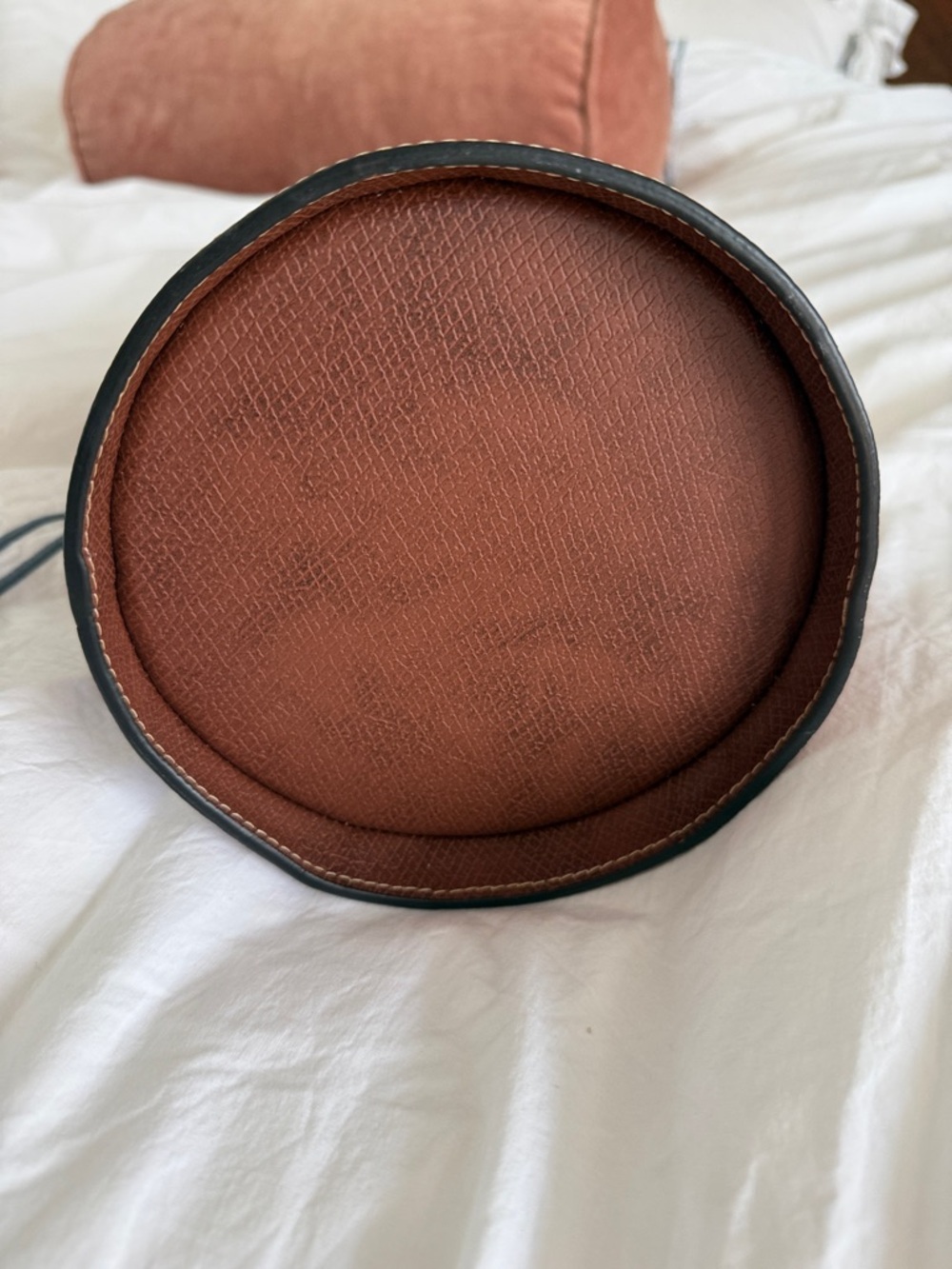Longchamp ÉPURE S BUCKET BAG
Brown - Leather - Picture 3 of 5
